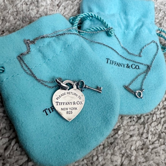 Tiffany & Co. Silver Heart and Key Necklace - Picture 3 of 3